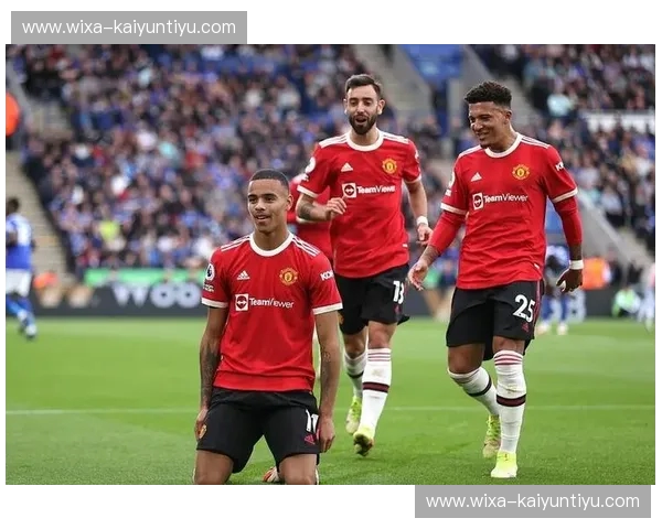 绿茵传奇，荣耀之战：女王公园巡游者与曼联的恩怨情仇